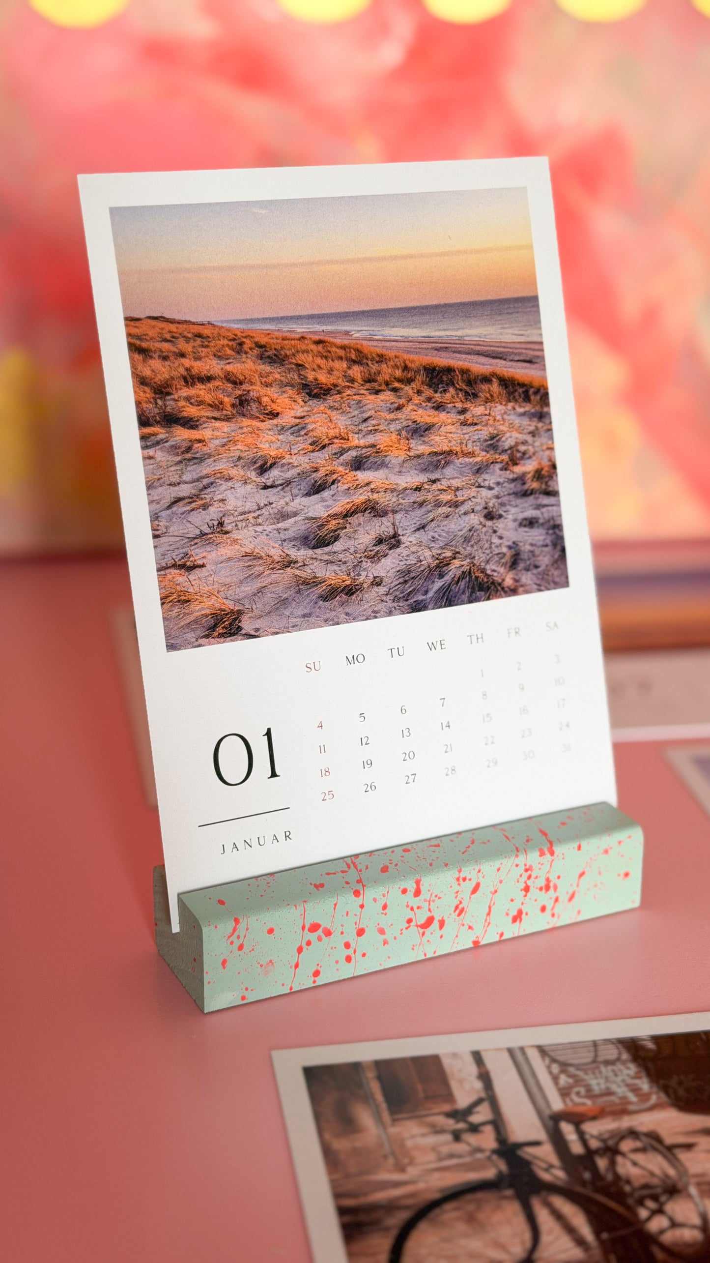 HANDMADE FOTOHALTER AUS HOLZ + EAT PRAY OH FUCK FOTOKALENDER 2026  - by Studio Soulwork