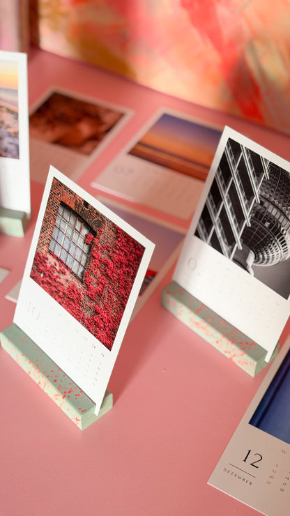 HANDMADE FOTOHALTER AUS HOLZ + EAT PRAY OH FUCK FOTOKALENDER 2026  - by Studio Soulwork