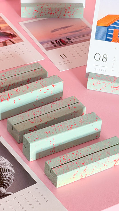 HANDMADE FOTOHALTER AUS HOLZ + EAT PRAY OH FUCK FOTOKALENDER 2026  - by Studio Soulwork